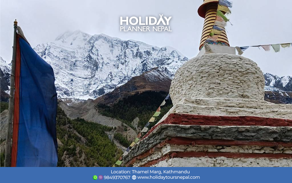 Chorten with amazing view of mountain at short Annapurna Circuit Trekking